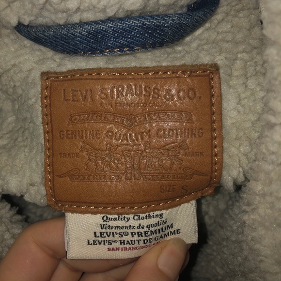 VINTAGE LEVIS DENIM JACKET - Picture 3 of 4